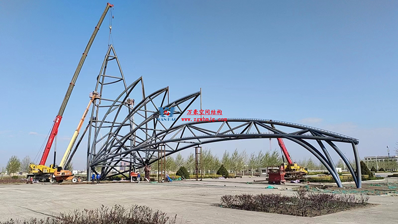 芳菲四月，共鑒美好！陜西定邊馬蓮灘沙漠公園鋼膜結(jié)構(gòu)工程最新進(jìn)展播報(bào)