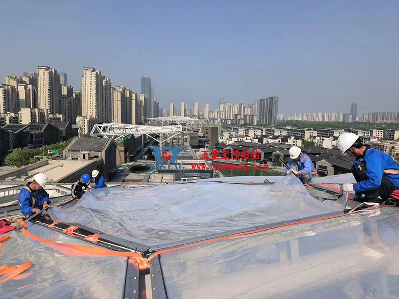 勞動(dòng)最光榮，致敬一線工作者！