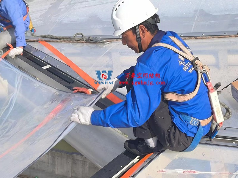 勞動(dòng)最光榮，致敬一線工作者！