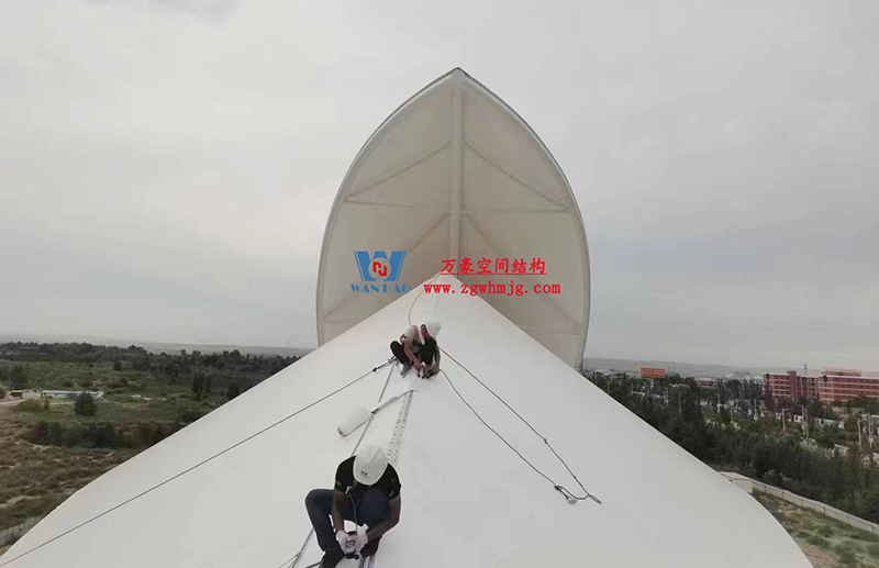 陜西定邊馬蓮灘沙漠公園鋼膜結(jié)構(gòu)工程“奮力快跑”，工程“進(jìn)度條”刷新了!