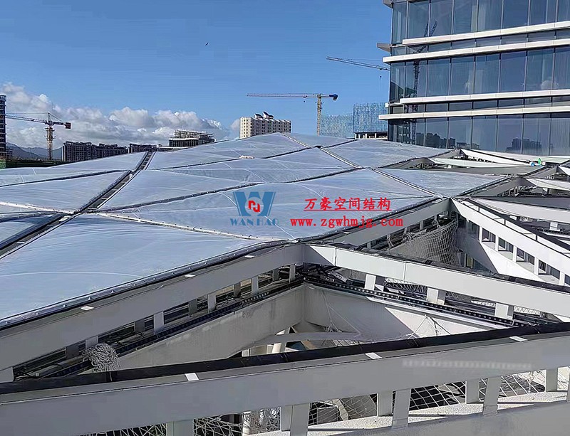 縱使烈日炎炎，腳步從未止歇！海南這個(gè)ETFE氣枕膜項(xiàng)目施工進(jìn)度有最新消息