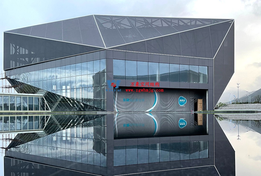 有骨骼、有皮膚的PTFE膜結(jié)構(gòu)建筑