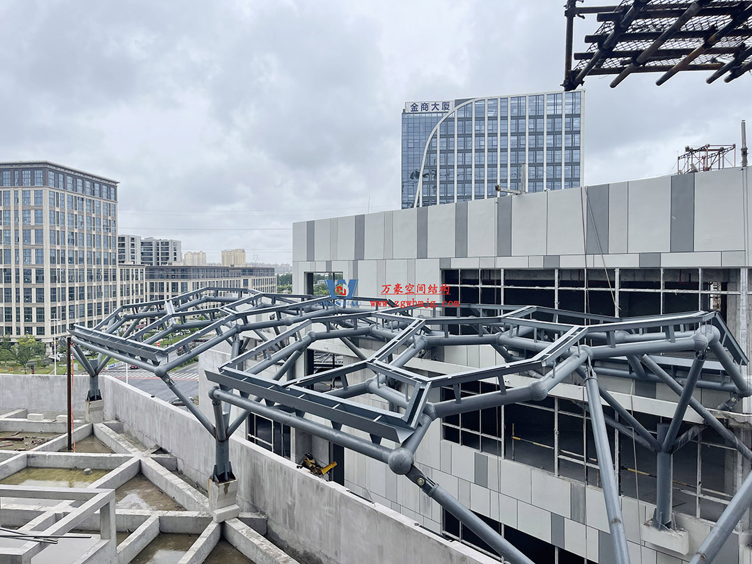 已完工，這個(gè)ETFE氣枕商業(yè)天幕閃亮登場(chǎng)！