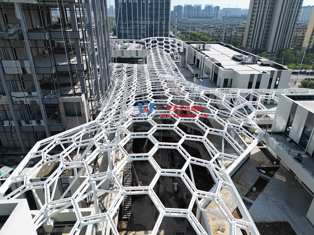 已完工，這個(gè)ETFE氣枕商業(yè)天幕閃亮登場(chǎng)！