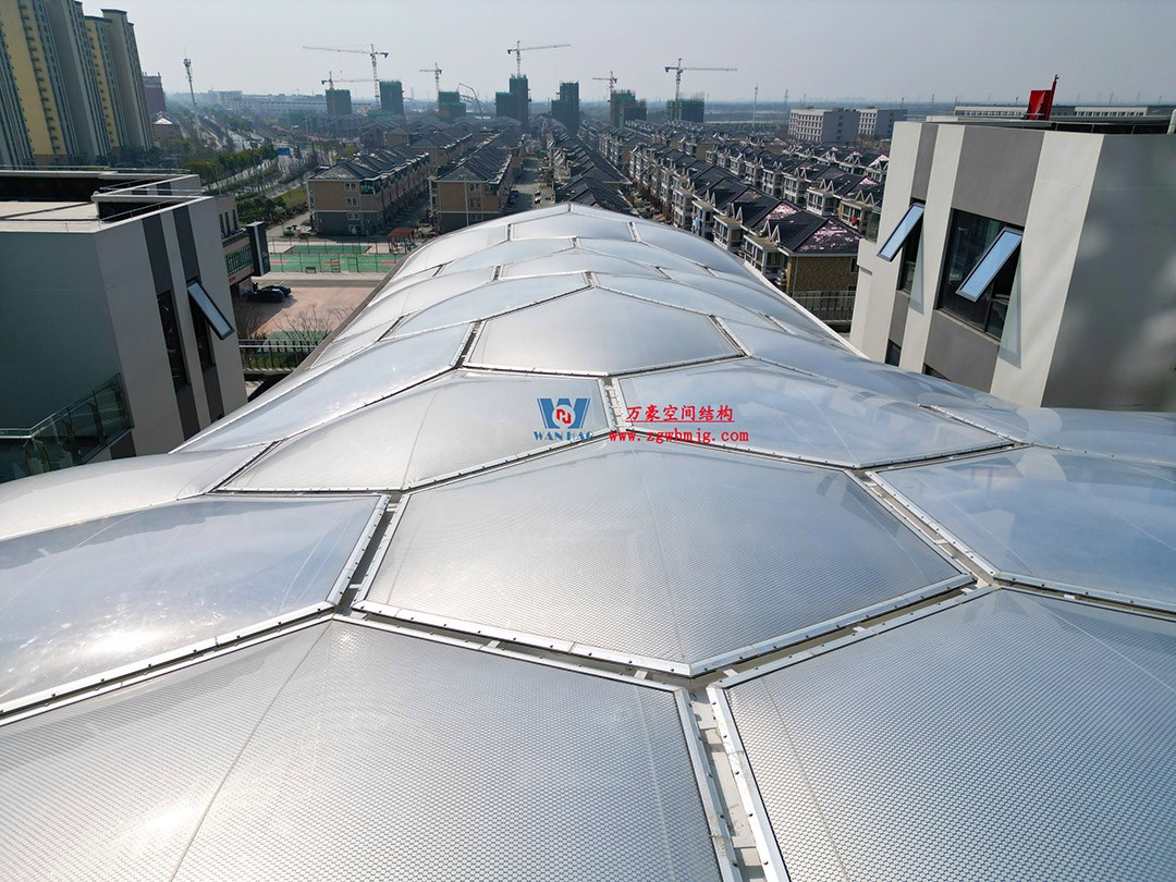 已完工，這個(gè)ETFE氣枕商業(yè)天幕閃亮登場(chǎng)！