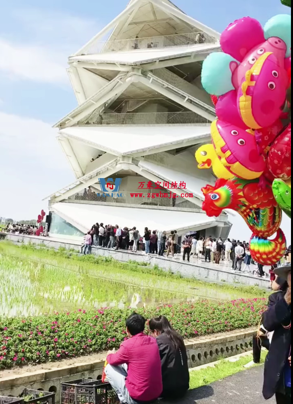 這個PTFE膜結(jié)構(gòu)景觀建筑火啦！