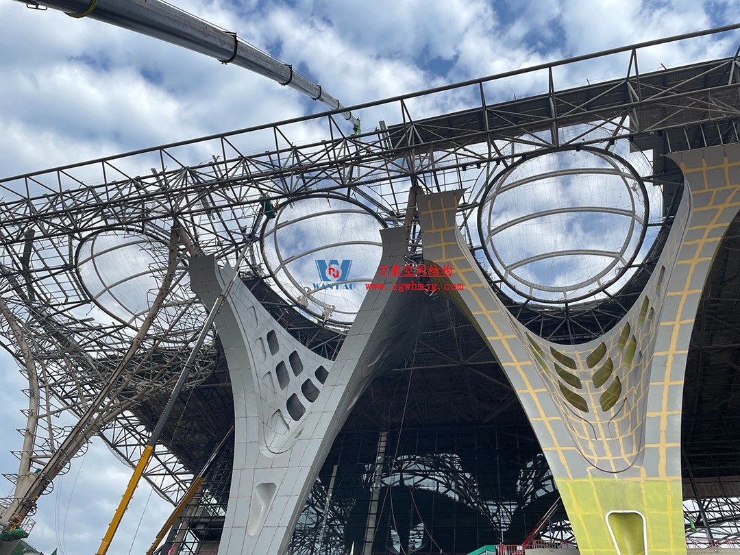 重慶東站站房正在加速建設(shè)，全力繪就項目新篇章