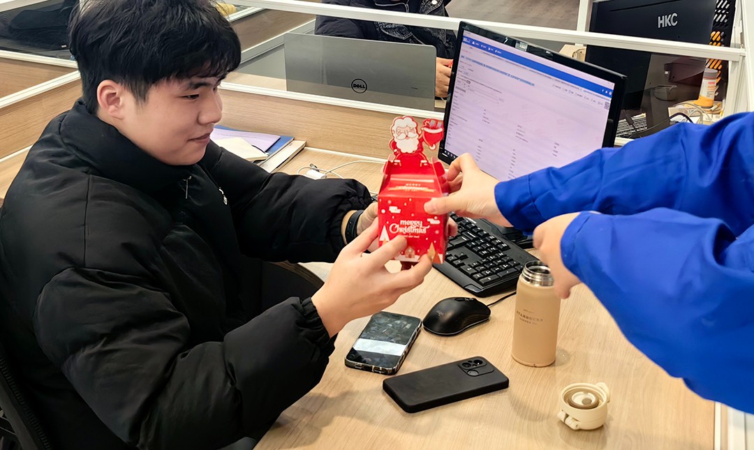 關(guān)愛員工，愛在萬(wàn)豪|暖心平安夜，傳遞“蘋”安幸福