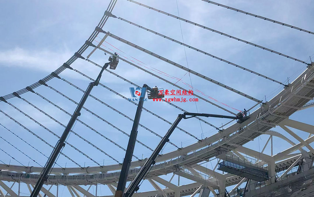 無(wú)錫奧體中心體育場(chǎng)ETFE膜首吊成功，太湖畔將閃耀“生態(tài)之光”