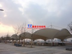 膜結(jié)構(gòu)膜面怎么二次張拉？張拉膜膜面二次張拉的方法是什么？