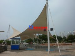 膜結(jié)構(gòu)雨棚價(jià)格多少錢(qián)一平？膜結(jié)構(gòu)雨棚制作安裝有哪些要點(diǎn)需要注意？