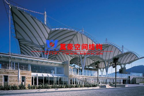 膜結(jié)構(gòu)建筑安全指數(shù)高嗎？膜結(jié)構(gòu)抵御惡劣天氣的能力如何？