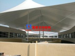 雨棚材料選哪種好？雨棚制作設(shè)計選膜結(jié)構(gòu)有哪些優(yōu)勢？