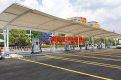 充電樁膜結(jié)構(gòu)車棚有什么特點？為何如此受歡迎？