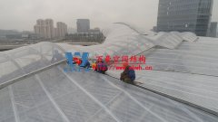 ETFE膜結(jié)構(gòu)膜材幾層最好？鍍點(diǎn)ETFE膜結(jié)構(gòu)好用嗎？